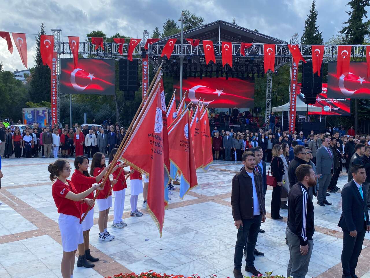 Cumhuriyet’in 102. Yılı Kutlamaları Çelenk Sunma Töreniyle Başladı 8